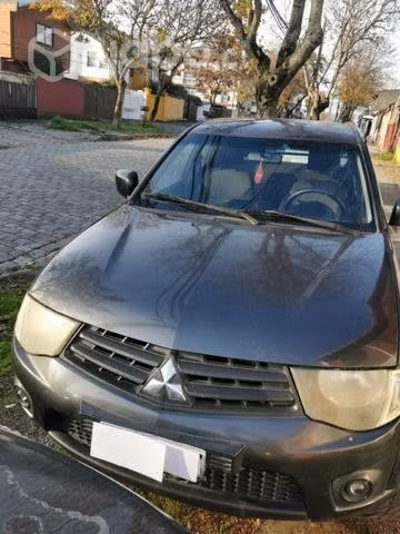 MITSUBISHI, Modelo L200