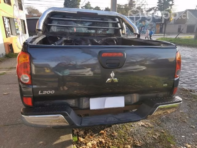MITSUBISHI, Modelo L200