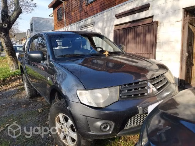 MITSUBISHI, Modelo L200