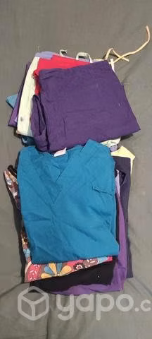 Lote de uniformes clínicos