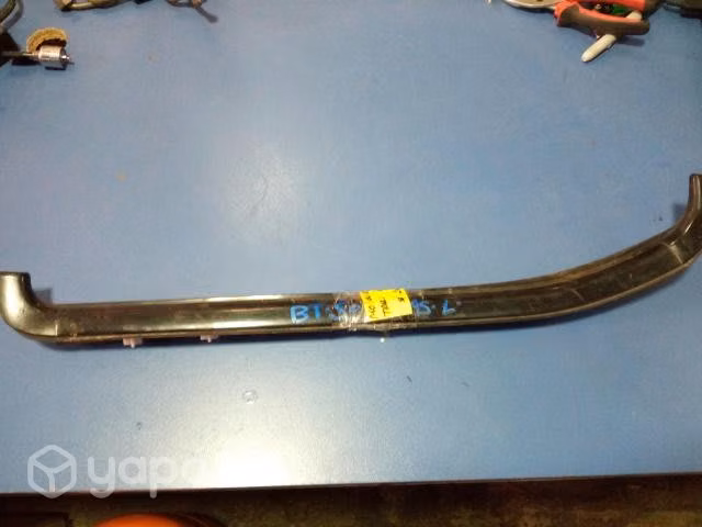 Moldura lame vidrio trasera izq Ford Ranger 2.5