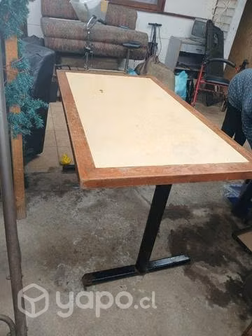 Mesa pata de fierro