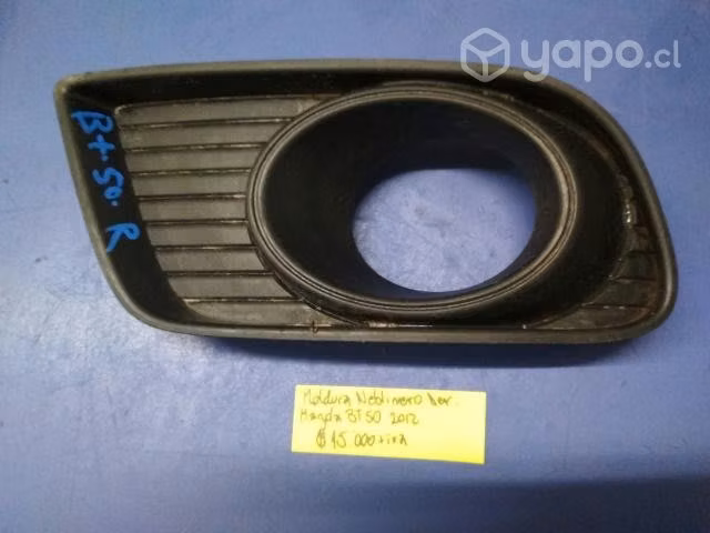 Moldura neblinero derecho Mazda BT50 2012