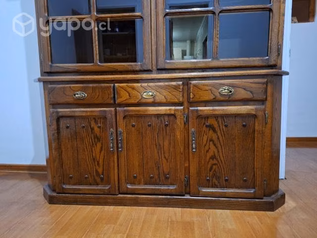 Vitrina antigua de madera