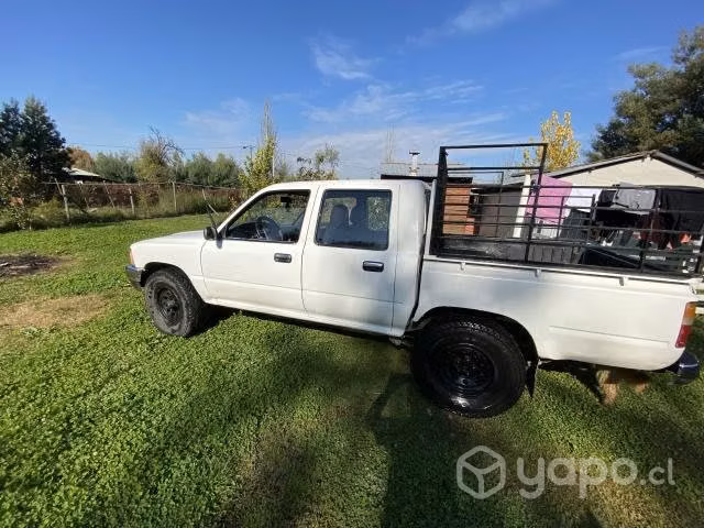 TOYOTA HILUX 1996
