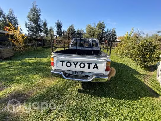 TOYOTA HILUX 1996