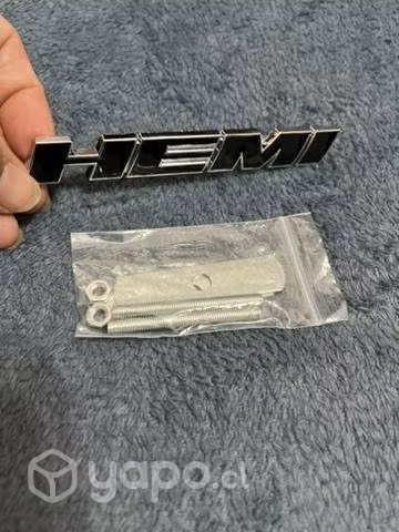 Logo metálico atornillado auto Dodge hemi