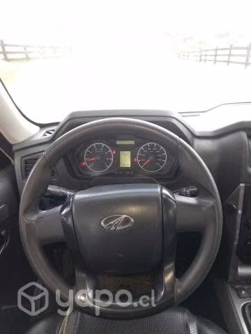 Camioneta Mahindra 4 x 4
