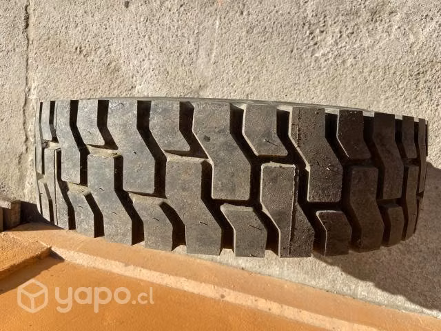 Neumatico Michelin 7.50 x 15 - Imagen 2