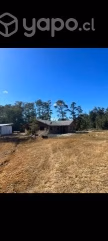 Se vende parcela con casa