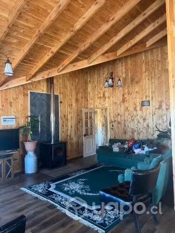 Se vende parcela con casa