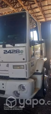 Camion ford cargo 2428