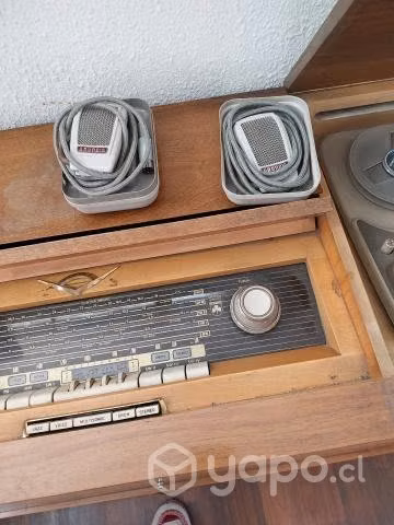 Mueble radio antigua