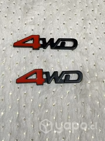 Logo metálico lateral auto 4WD
