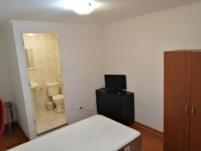 Pieza independiente baño privado coviefi sur