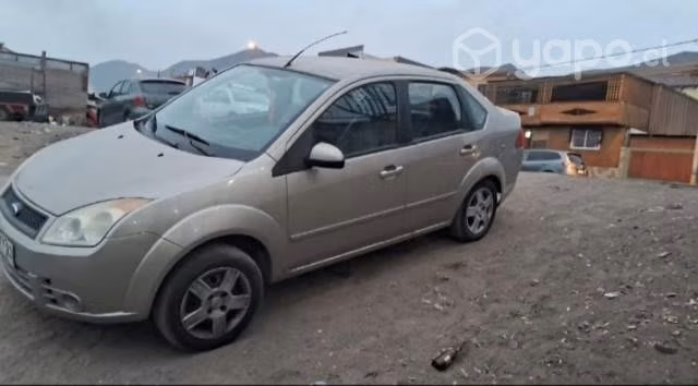 Se vende Ford fiesta 2008