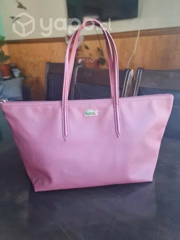 Hermosa cartera lacoste