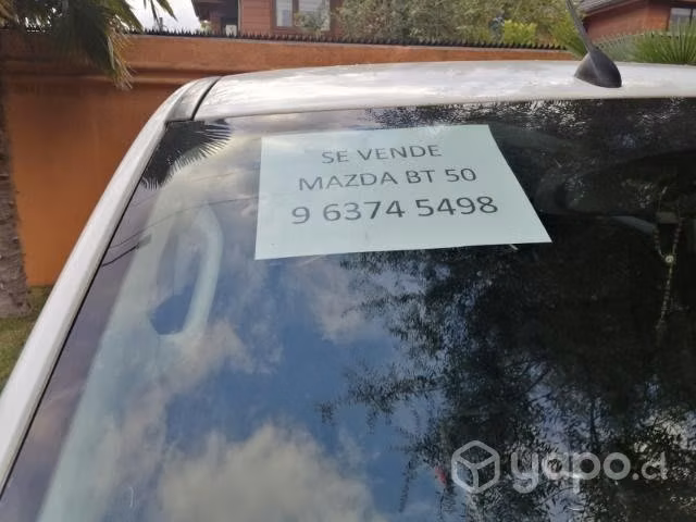 Camioneta Mazda BT50, año 2013, 2.2 cc