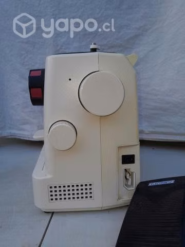 Máquina multipunto marca JUKI