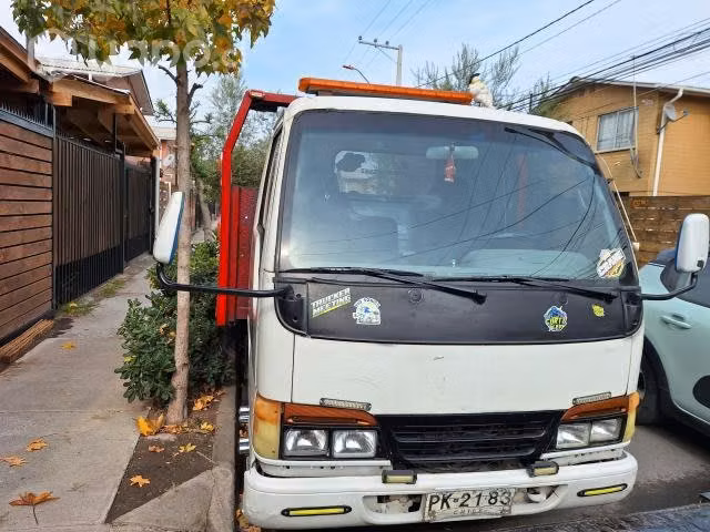 Isuzu Nkr grua