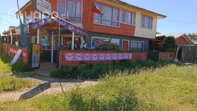 Se vende propiedad con Locales Comerciales