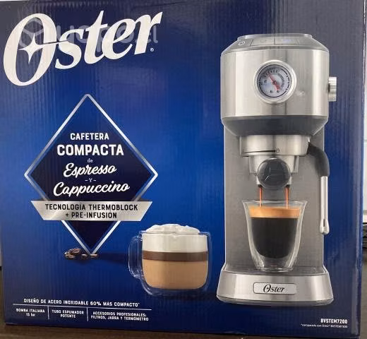 Cafetera Compacta de Espreso Oster