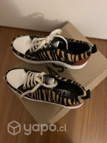 Zapatillas animal print marca Sybilla, número 37 - Imagen 4