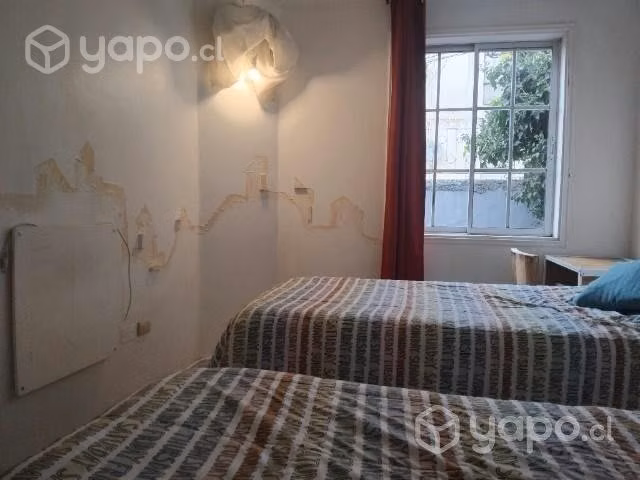 Habitación dos camas baño privado en Cerro Alegre - Imagen 3