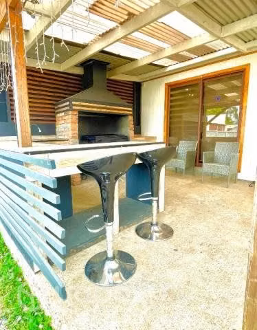 Vendo casa, con patio y piscina en Coliumo Tomé