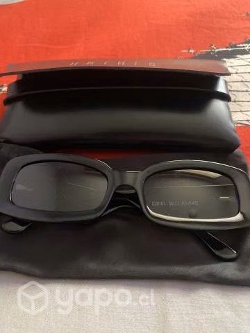 Gafas nuevas negras Untold