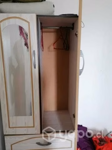 Closet dos puertas muy poco uso