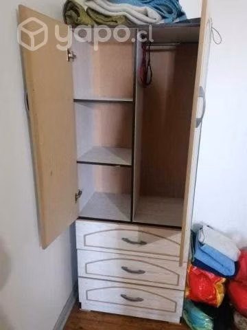 Closet dos puertas muy poco uso