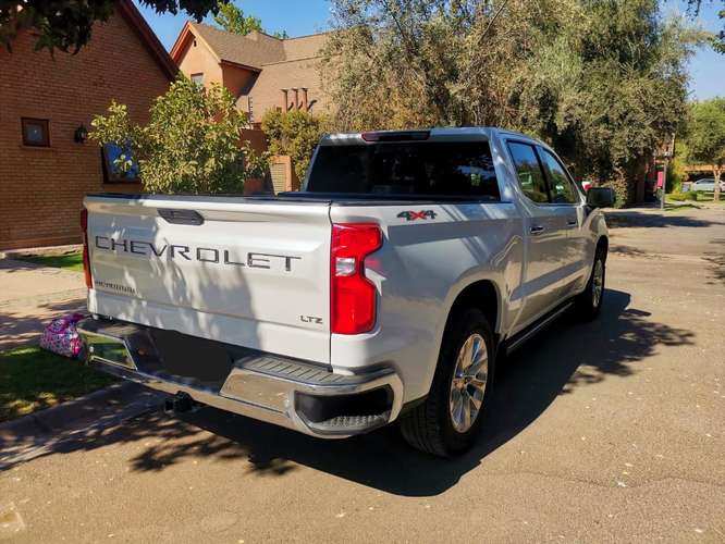 Chevrolet Silverado LTZ 2019 - Imagen 3