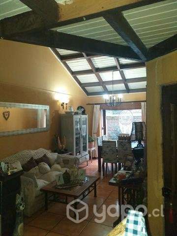 Casa con local comercial funcionando . - Imagen 3