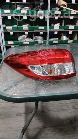 Foco LH Toyota Yaris, código 815610DA40