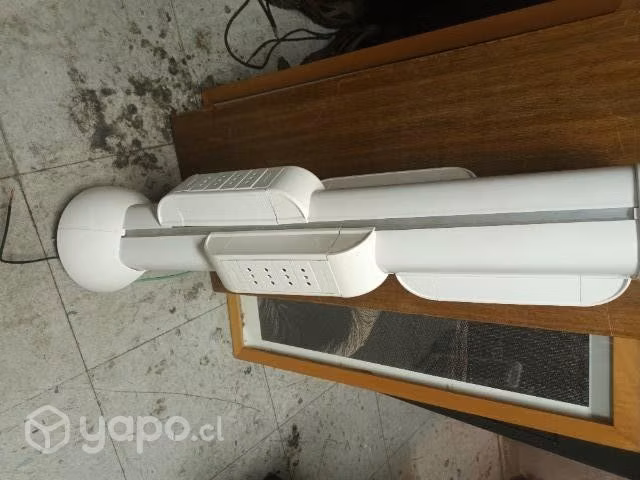 Pedestal con enchufes triple
