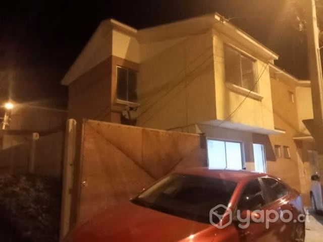 Arriendo casa Condominio 3 habitaciones seguridad