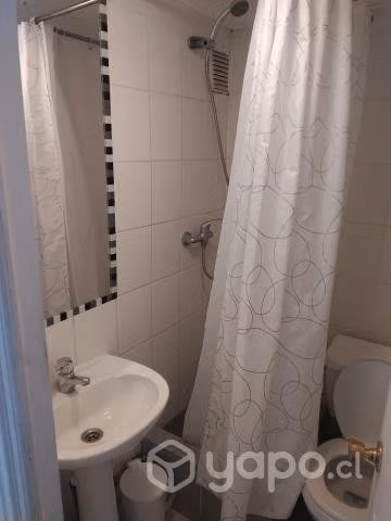Habitación individual baño privado en Cerro Alegre
