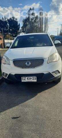 Se vende auto Ssangyong korando 2013
