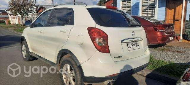 Se vende auto Ssangyong korando 2013