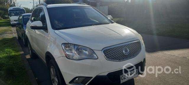 Se vende auto Ssangyong korando 2013
