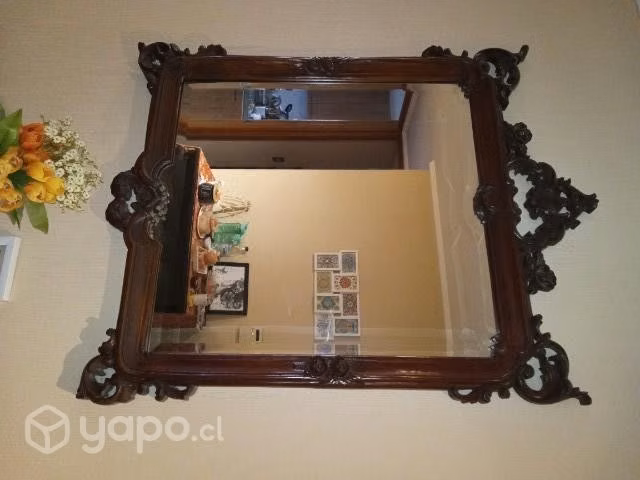 Hermosa mesa de arrime con espejo de caoba
