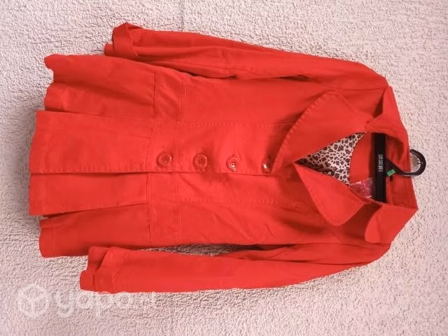 Lindo abrigo rojo - Imagen 3