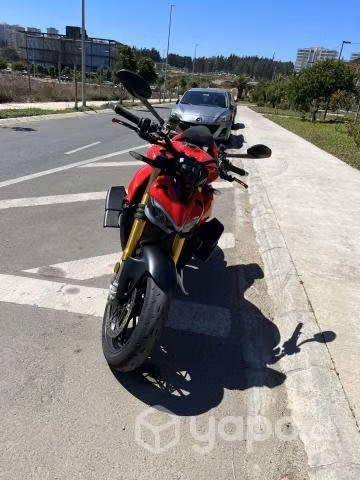 Ducati Streetfighter V4S