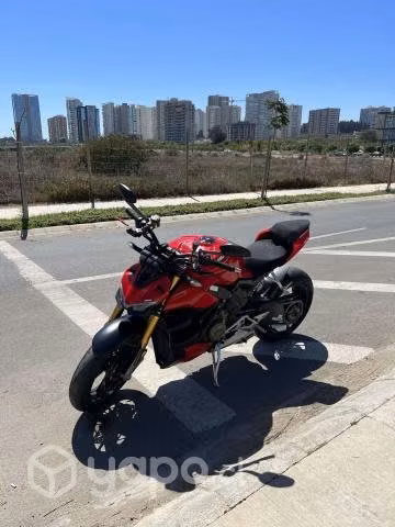 Ducati Streetfighter V4S