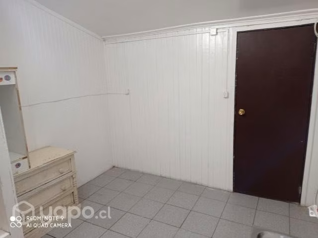 Pieza con baño y entrada Independiente