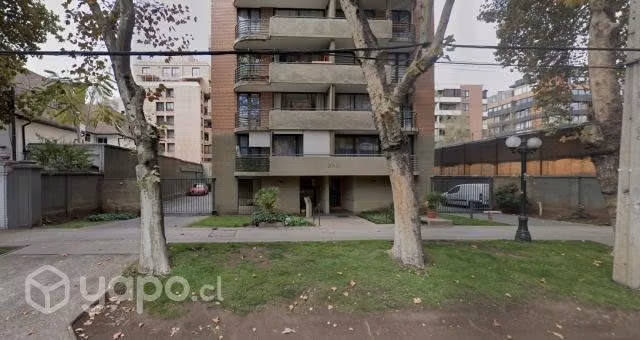 Arriendo estacionamiento metro Los Leones