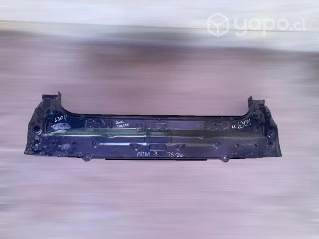 Panel trasero mazda 