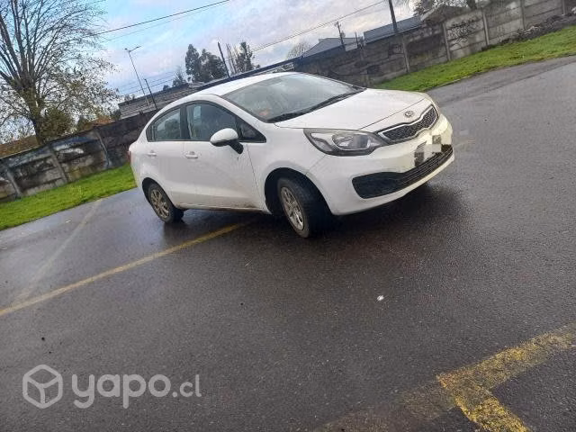 Kia motors rio 2013