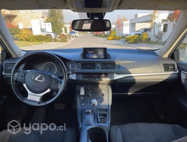 Lexus ct200h 2018